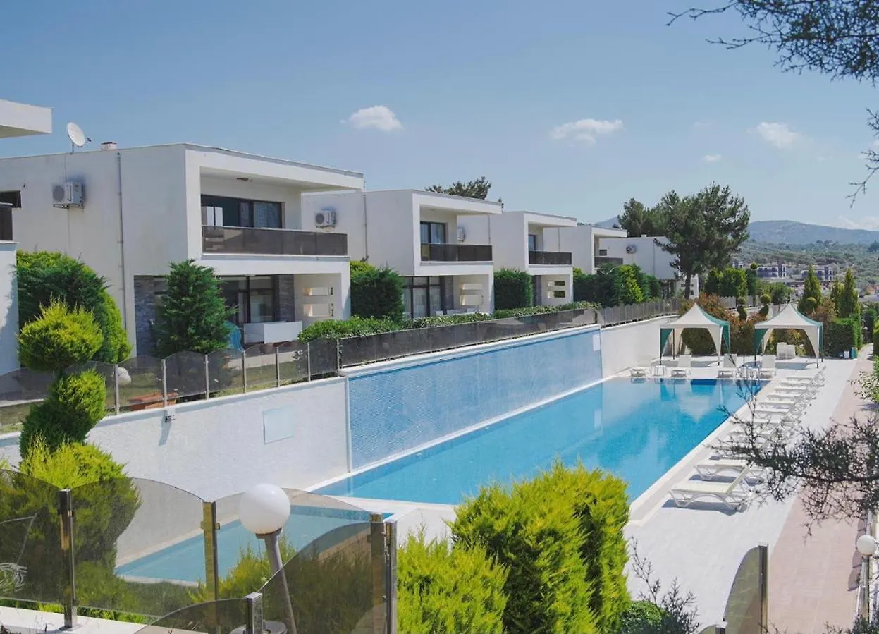 Bahceli Luex Villa Kusadası 0*,